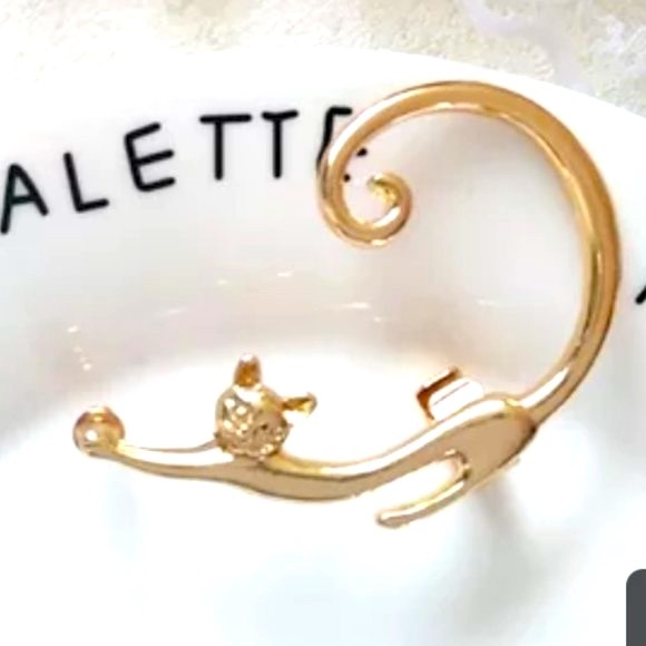 NWT Goldtone Stretching Cat Cuff Stud Earring - Picture 8 of 8